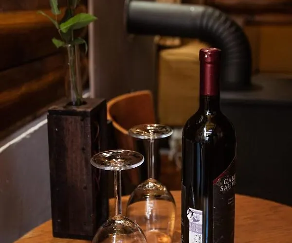 펜션 Rzav, Ti I Ja. *